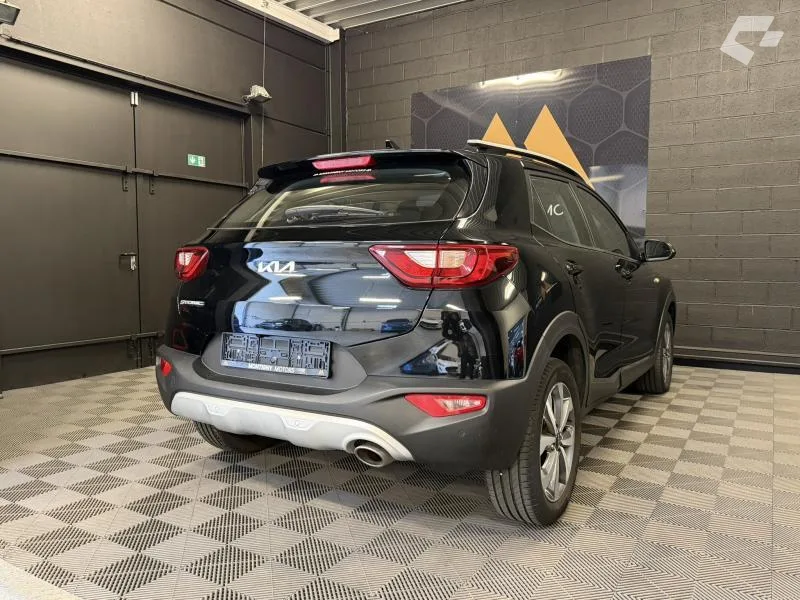 Kia Stonic 2023 — photo 4