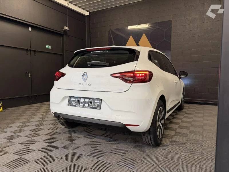 Renault Clio 2023 — photo 4