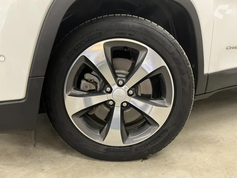 Jeep Cherokee 2020 — photo 2