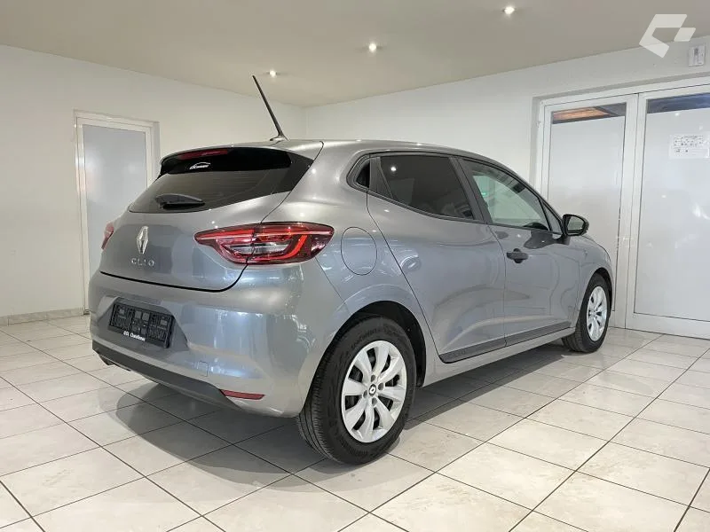 Renault Clio 2023 — photo 4