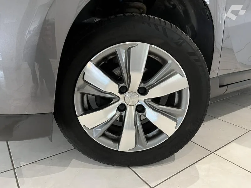 Peugeot 2008 2016 — photo 2