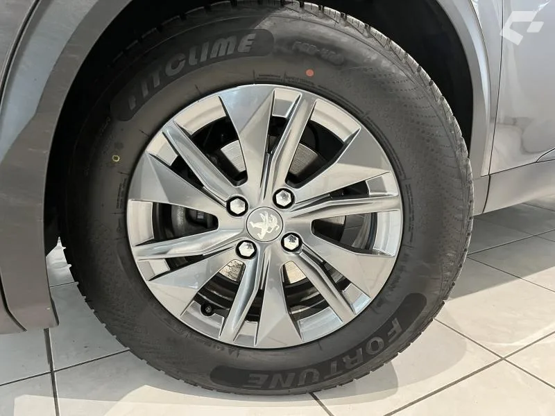 Peugeot 2008 2022 — photo 2