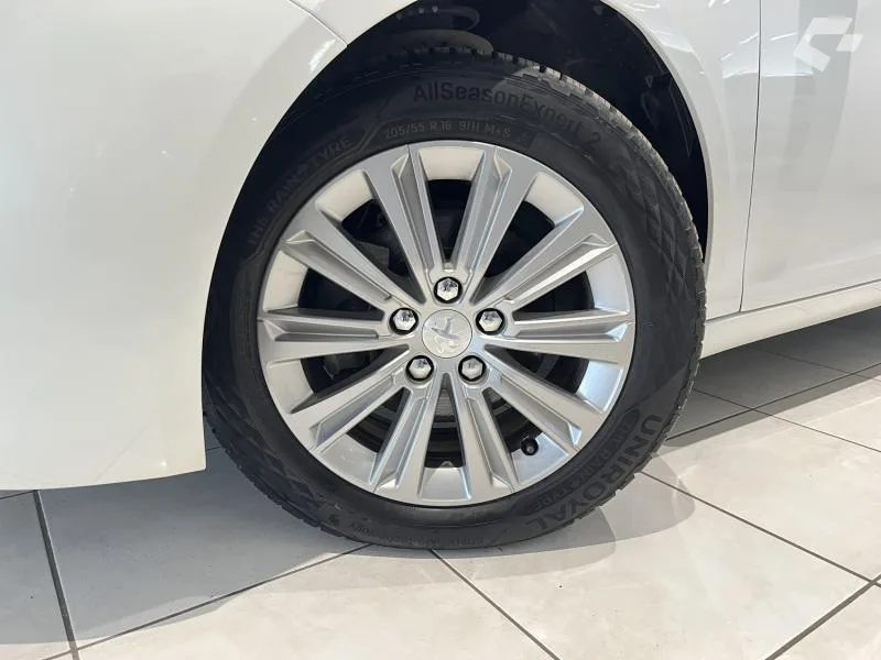Peugeot 308 2020 — photo 2