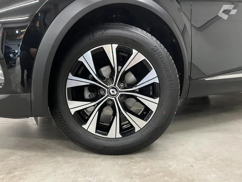 Renault Captur 2023 — photo 2