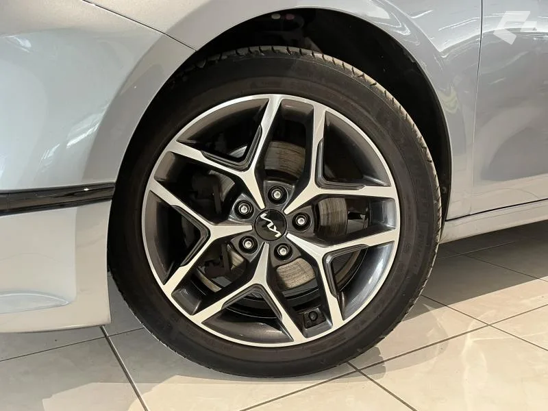 Kia Ceed Sportswagon 2023 — photo 2