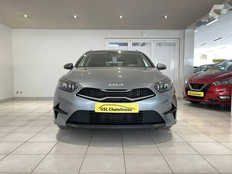 Kia Ceed Sportswagon 2023 — photo 3
