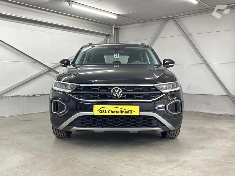 Volkswagen T-Roc 2023 — photo 3