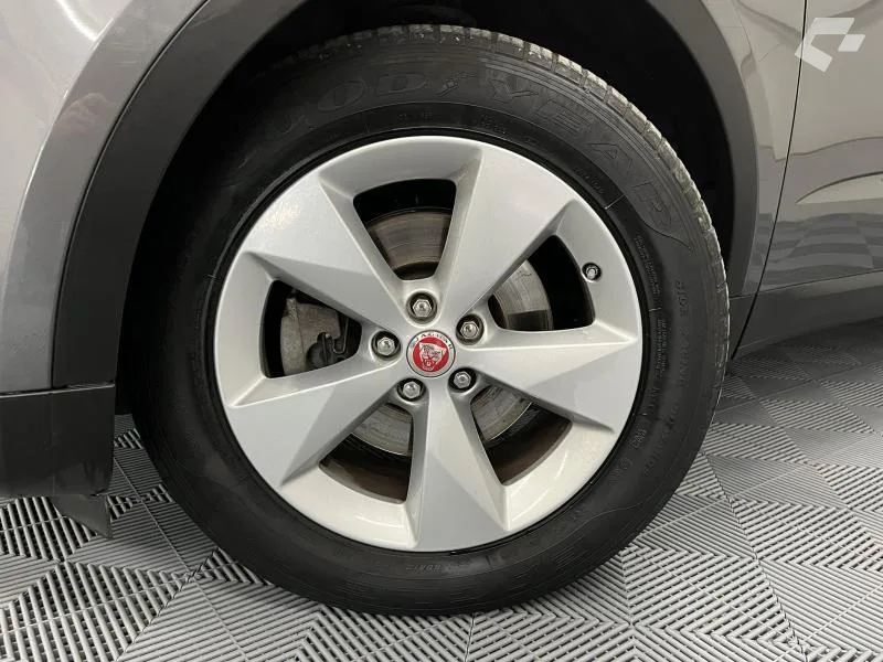 Jaguar E-Pace 2020 — photo 2