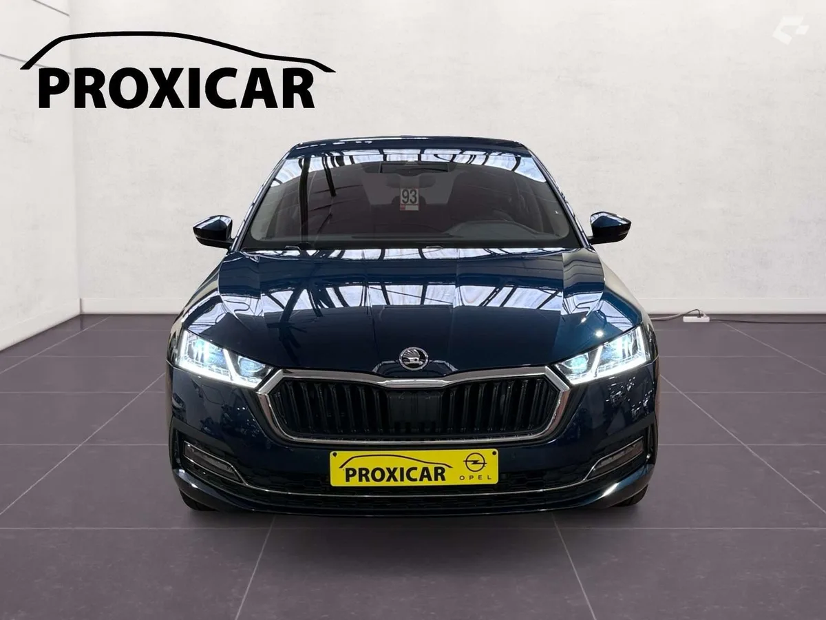 Skoda Octavia 2023 — photo 2