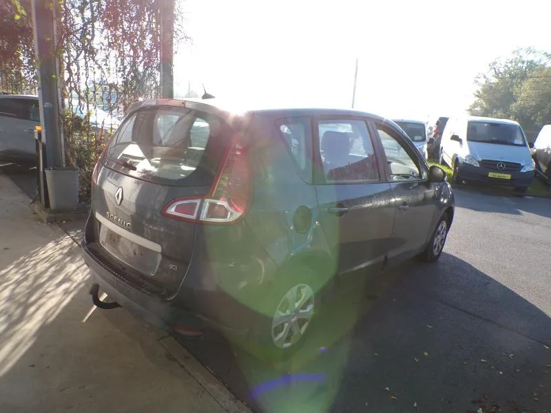 Renault Scenic 2010 — photo 4