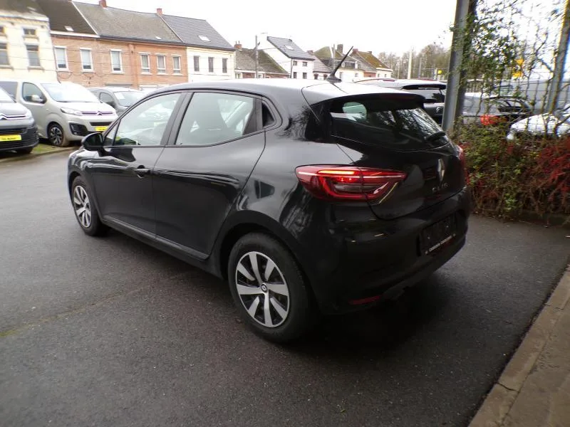 Renault Clio 2023 — photo 4