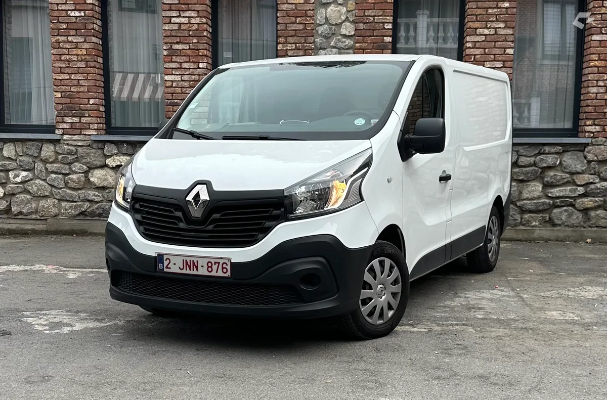 Renault Trafic 2019 — photo 1