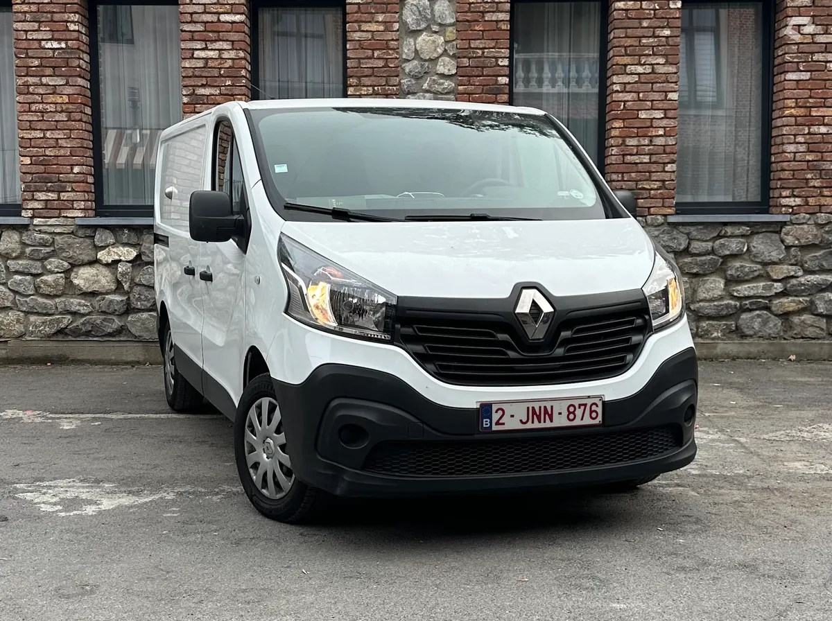 Renault Trafic 2019 — photo 2