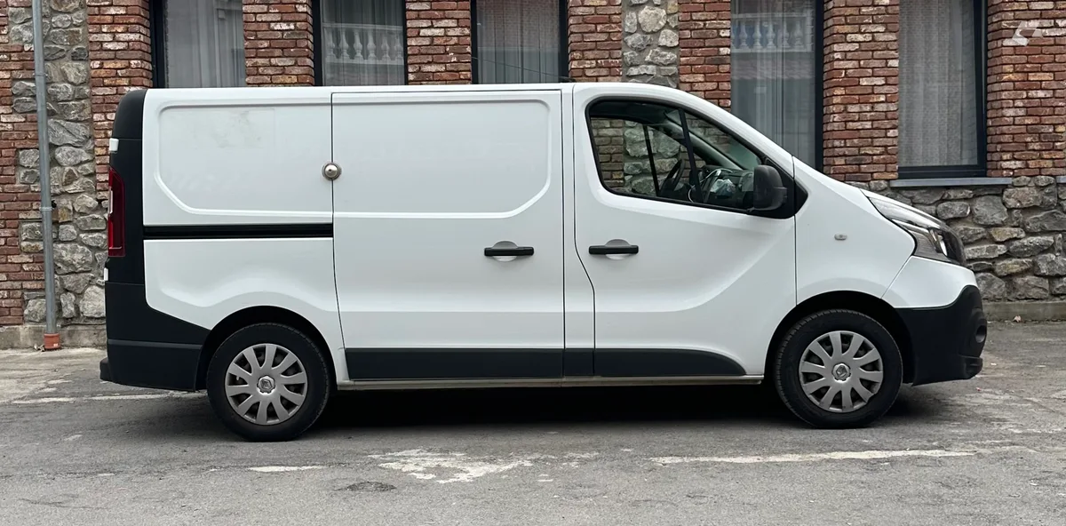 Renault Trafic 2019 — photo 4