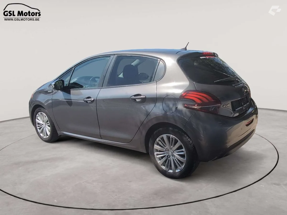 Peugeot 208 2018 — photo 4