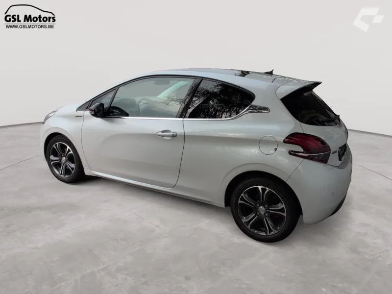 Peugeot 208 2016 — photo 4