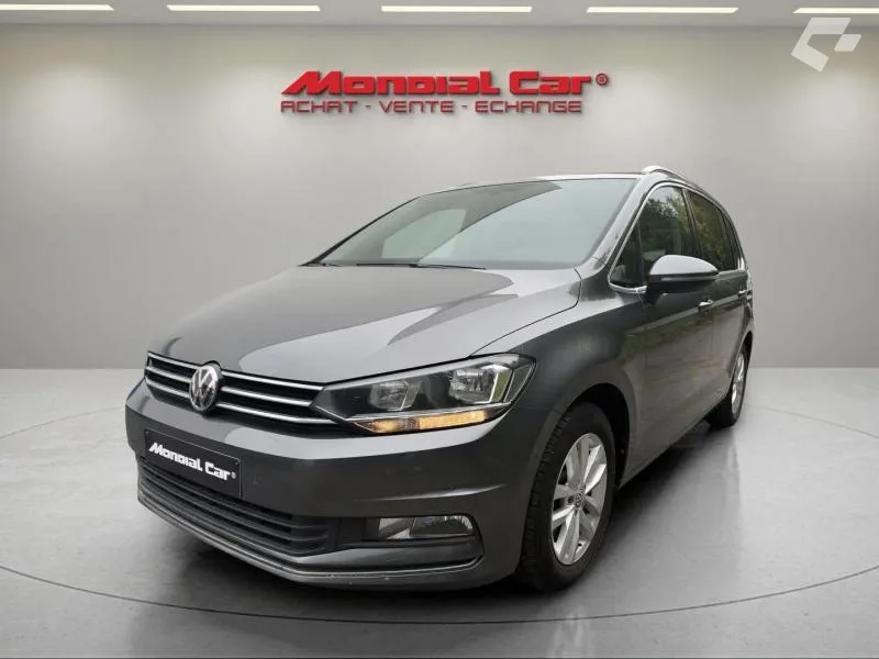 Volkswagen Touran 2017 — photo 1