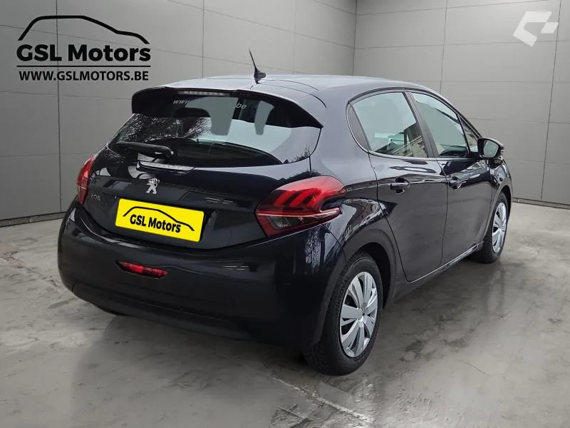 Peugeot 208 2019 — photo 4
