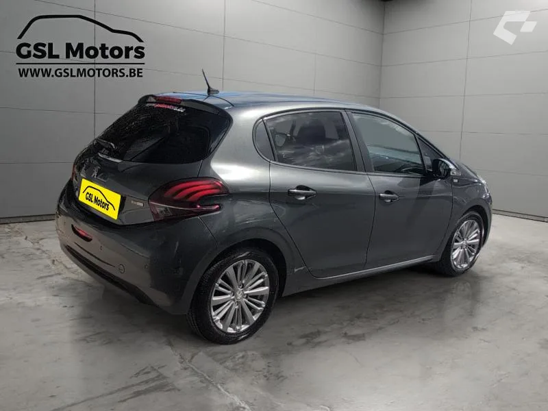 Peugeot 208 2017 — photo 4