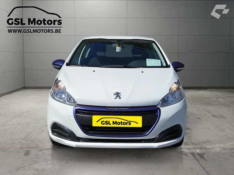 Peugeot 208 2015 — photo 2