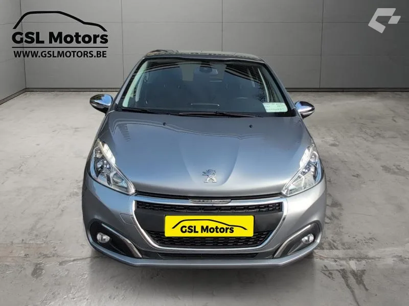 Peugeot 208 2019 — photo 2