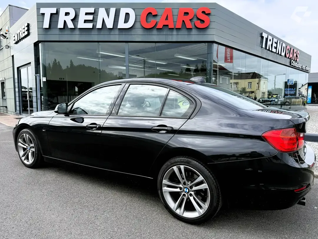BMW 318 2012 — photo 4
