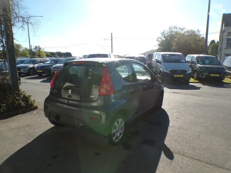 Peugeot 107 2011 — photo 4