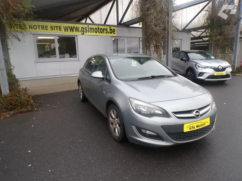 Opel Astra 2013 — photo 3