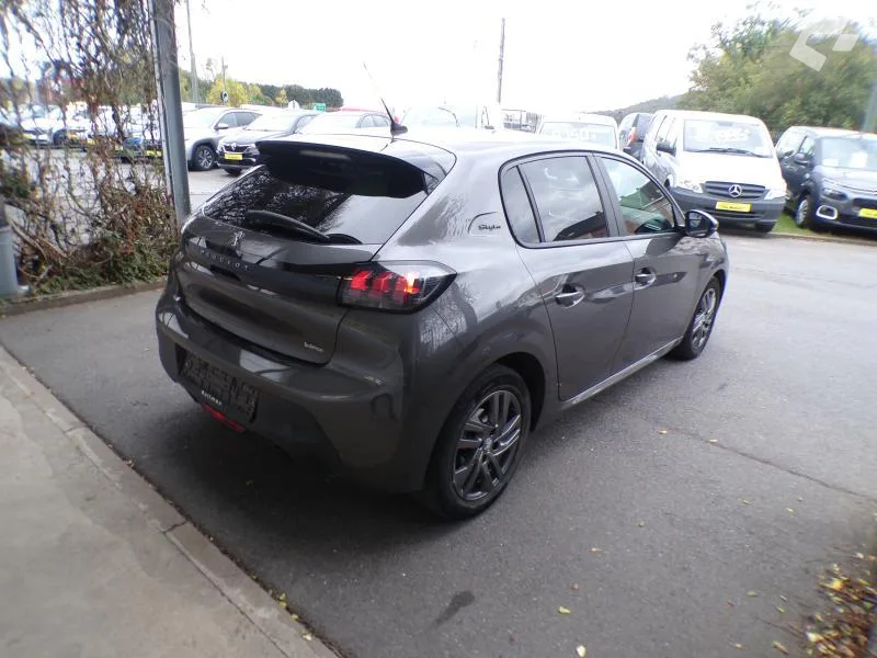 Peugeot 208 2021 — photo 4