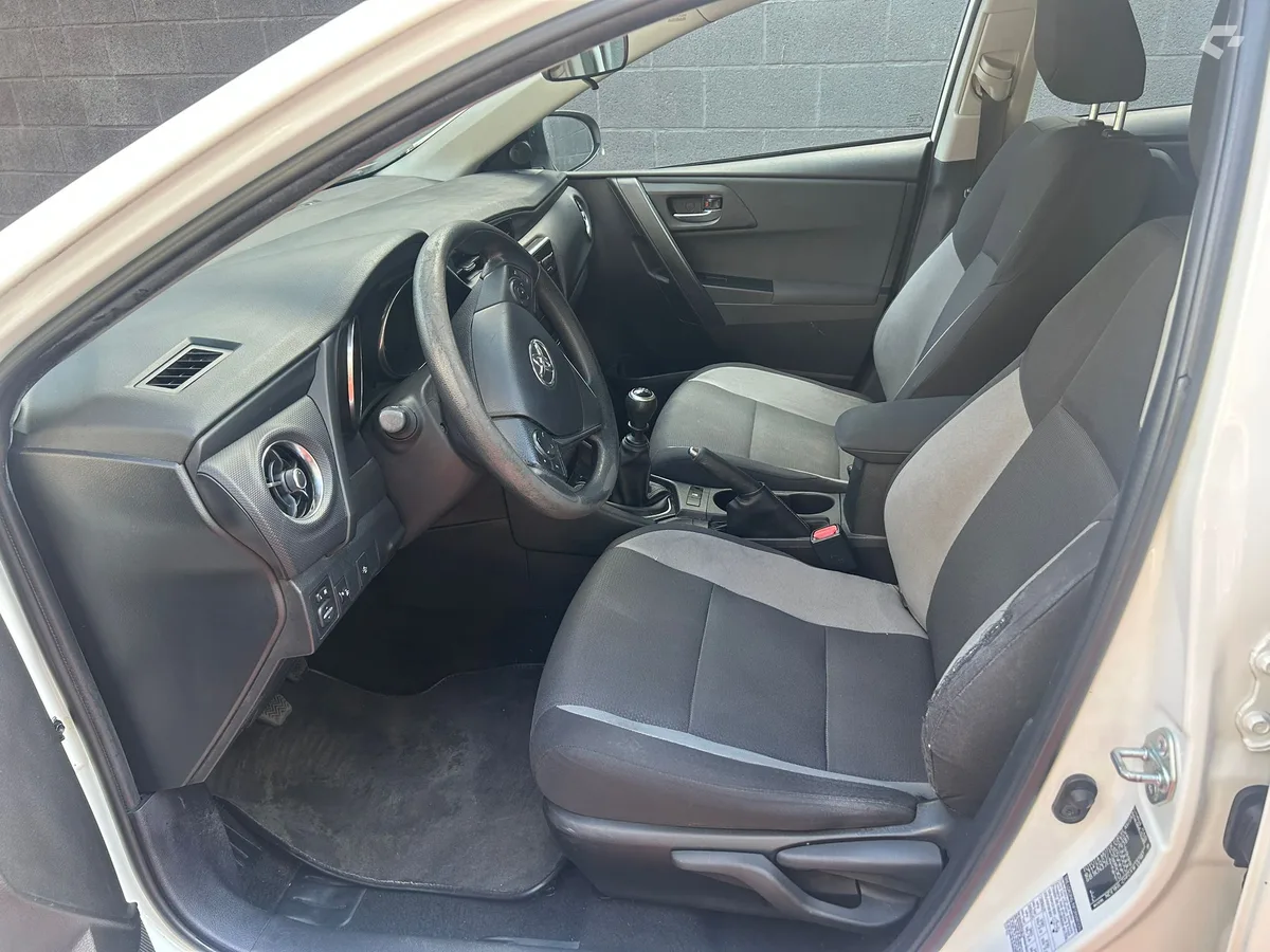 Toyota auris 2017 — photo 4