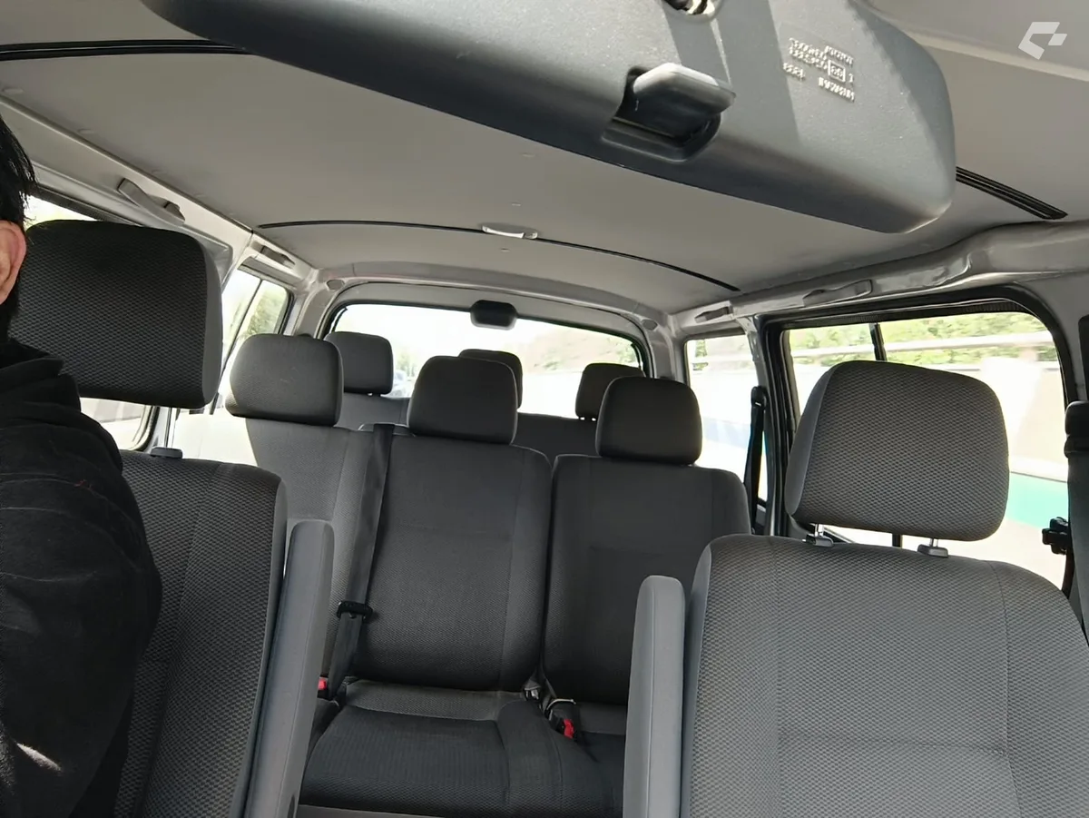 Toyota hiace 2010 — photo 4