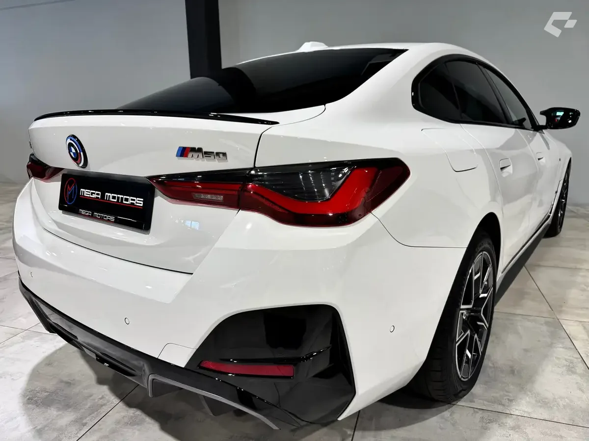BMW i4 2022 — photo 4