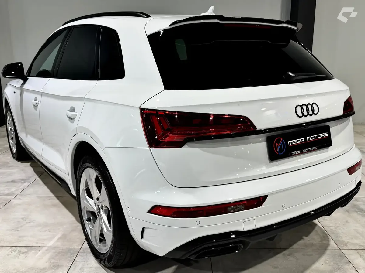 Audi Q5 2023 — photo 2