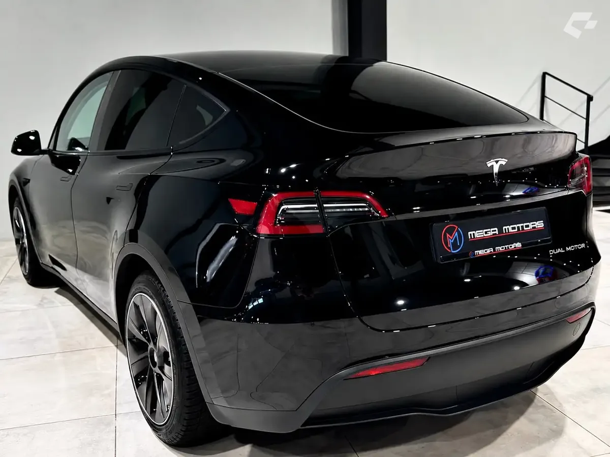 Tesla MODEL Y 2023 — photo 2