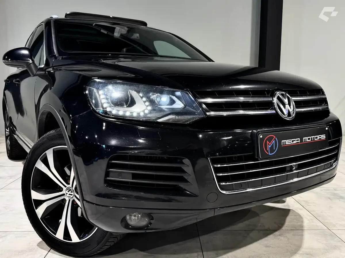 Volkswagen Touareg 2011 — photo 1