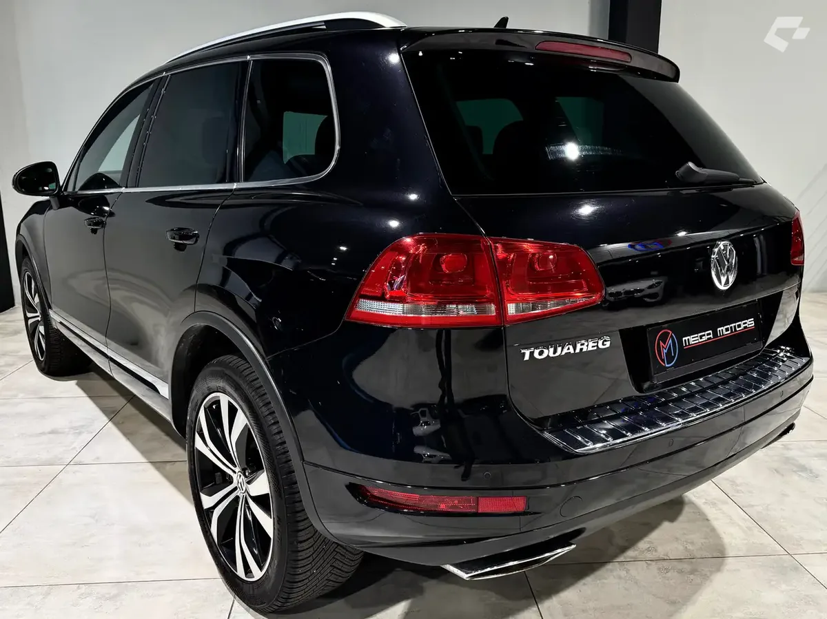 Volkswagen Touareg 2011 — photo 2