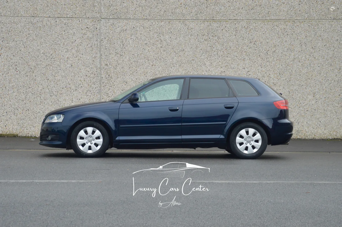 Audi A3 2010 — photo 2