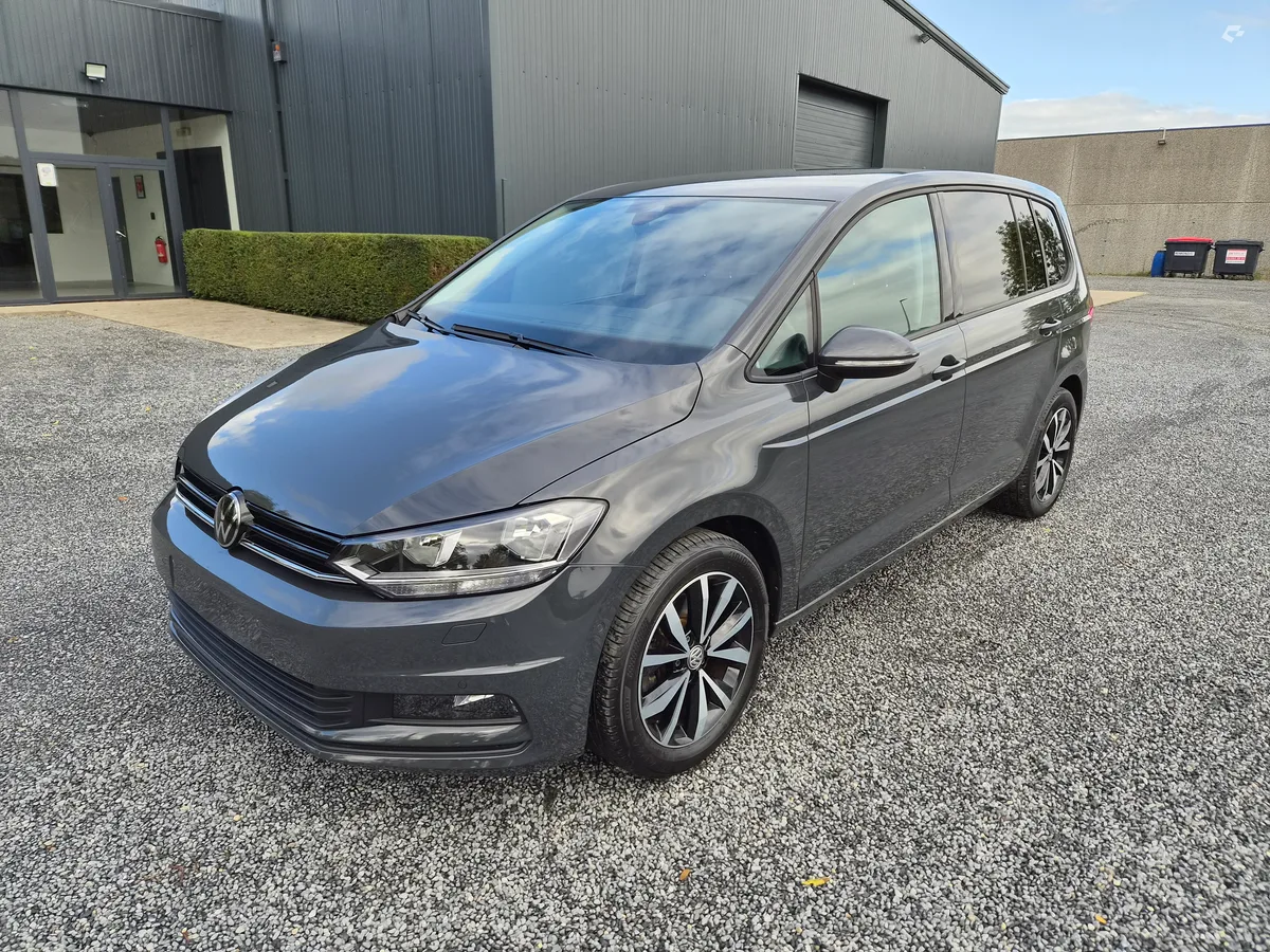 Volkswagen Touran 2025 — photo 4