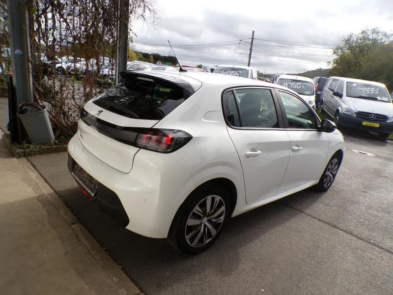 Peugeot 208 2023 — photo 4