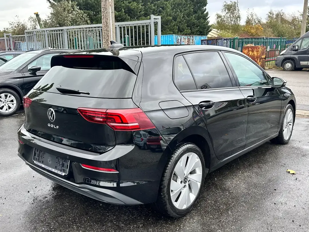 Volkswagen Golf 2024 — photo 4
