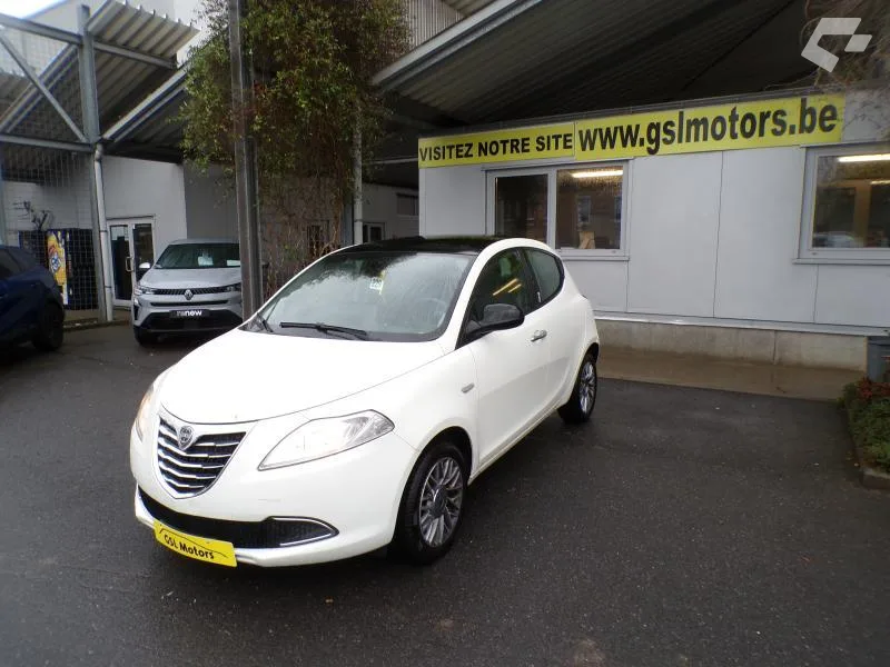 Lancia Ypsilon 2012 — photo 1