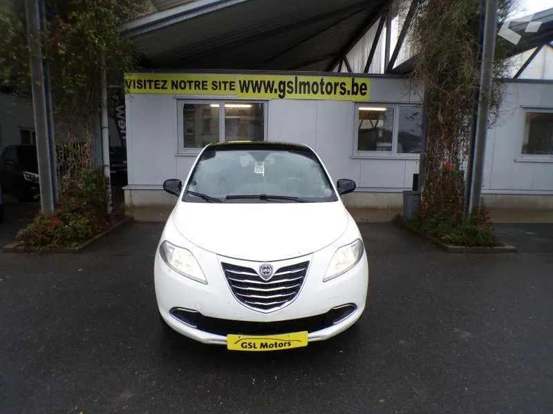 Lancia Ypsilon 2012 — photo 2