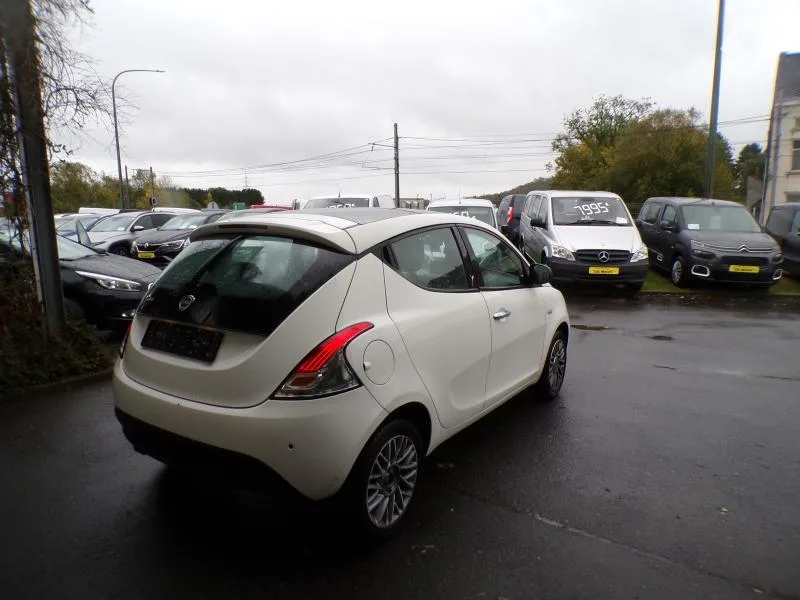 Lancia Ypsilon 2012 — photo 4