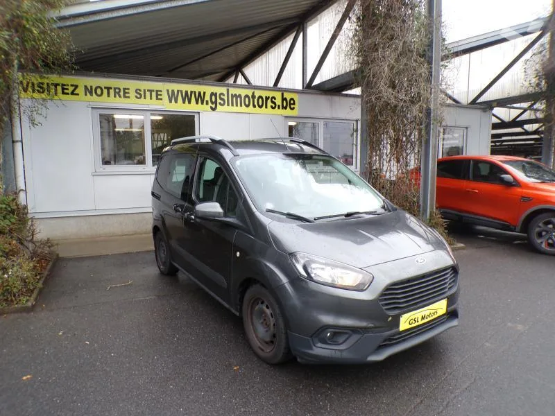 Ford Transit Courier 2019 — photo 3