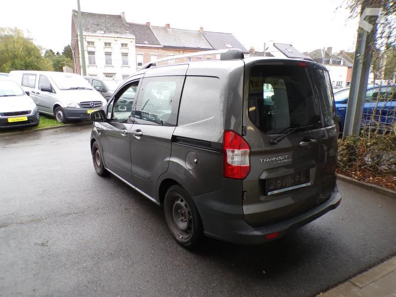 Ford Transit Courier 2019 — photo 4
