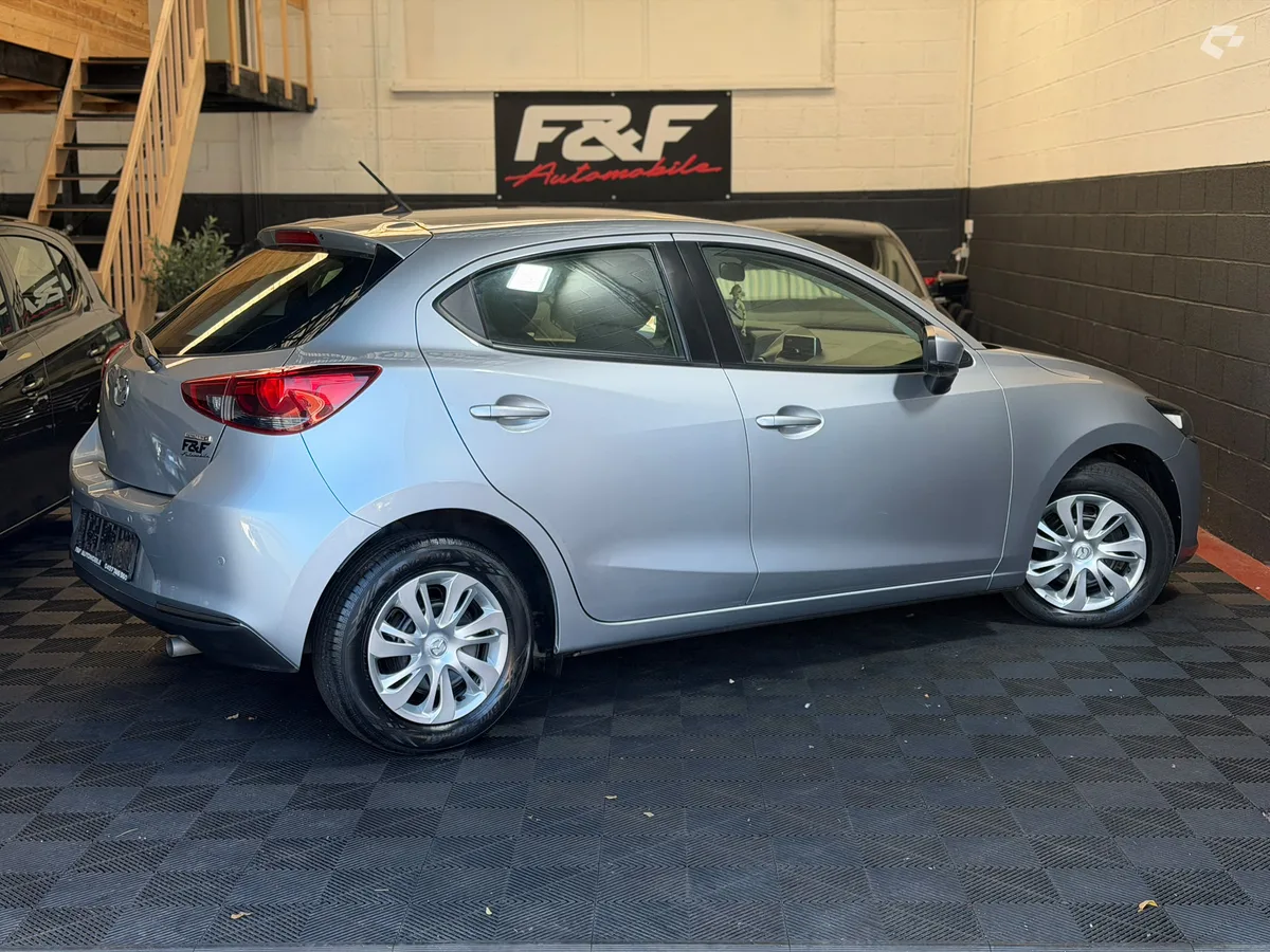 Mazda 2 2020 — photo 3