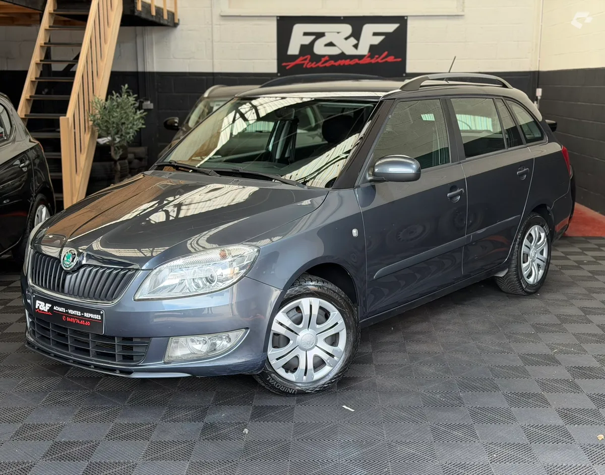 Skoda Fabia 2012 — photo 1