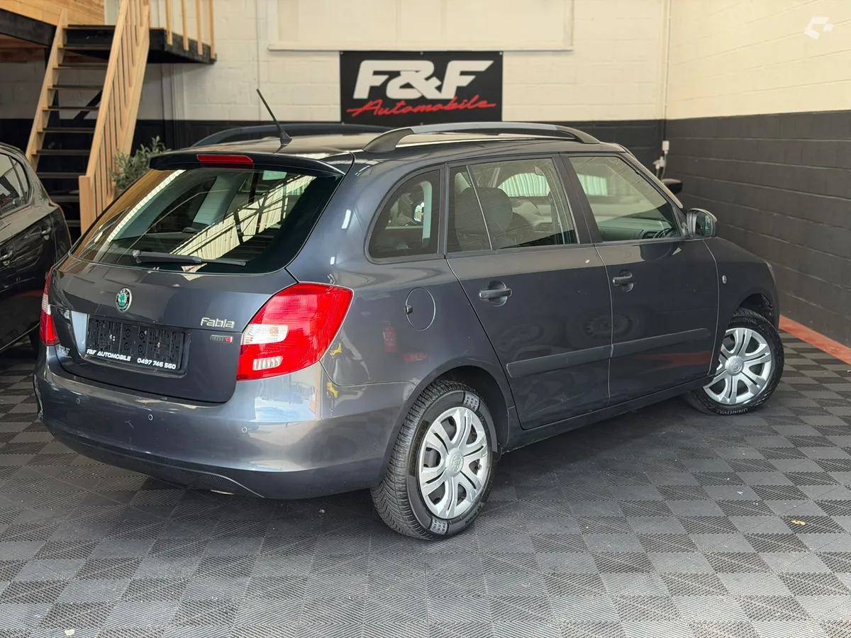 Skoda Fabia 2012 — photo 4