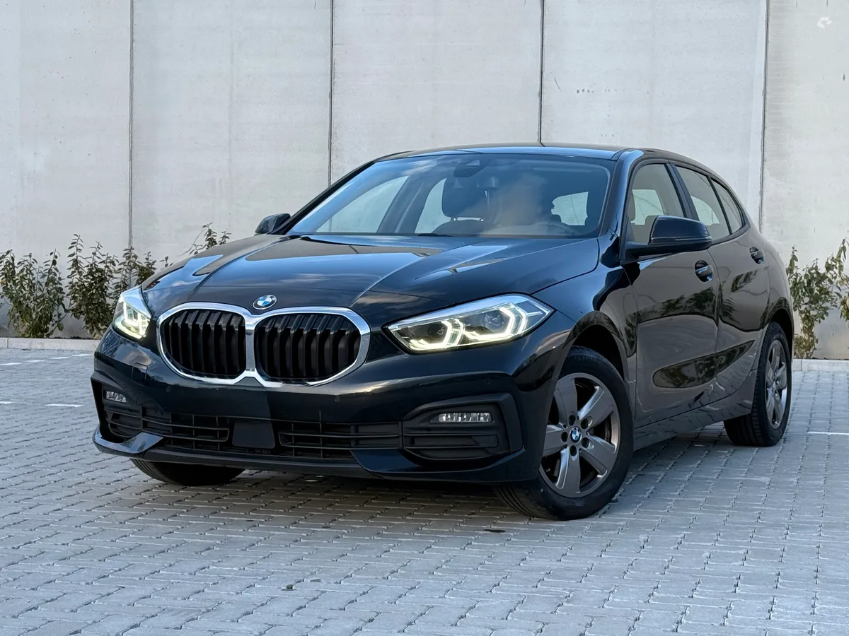 BMW 116 2023 — photo 1