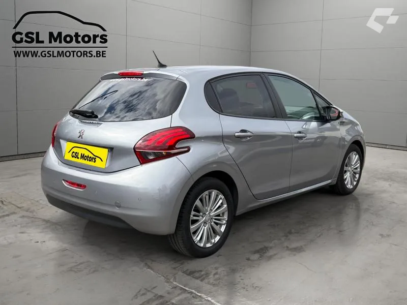 Peugeot 208 2019 — photo 4